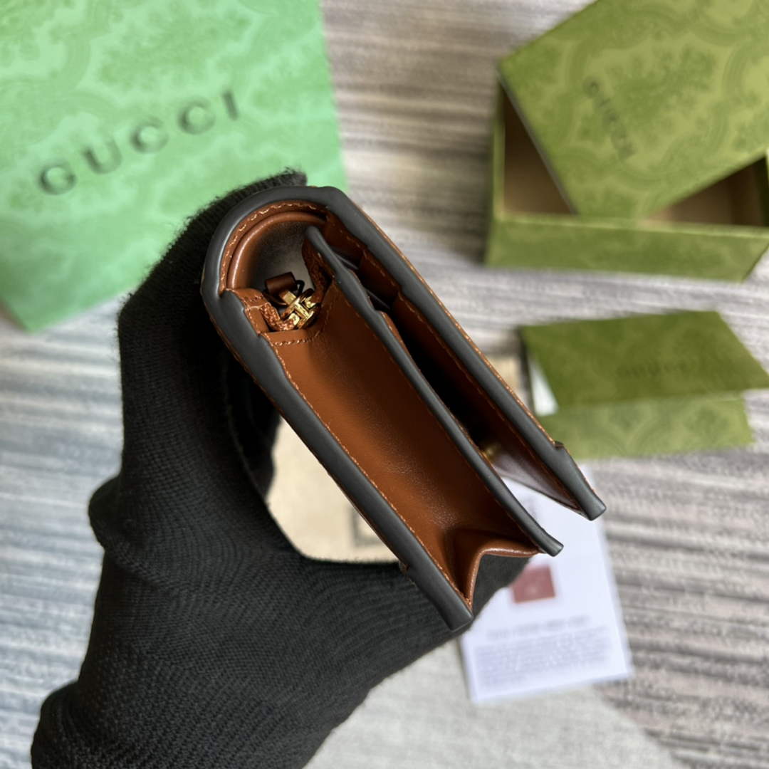Gucci 723786 GG Matelassé card case wallet brown leather