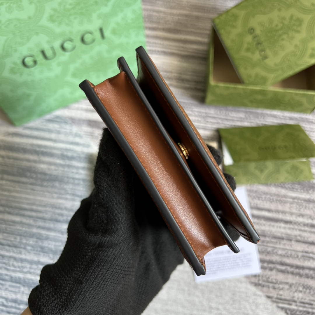 Gucci 723786 GG Matelassé card case wallet brown leather