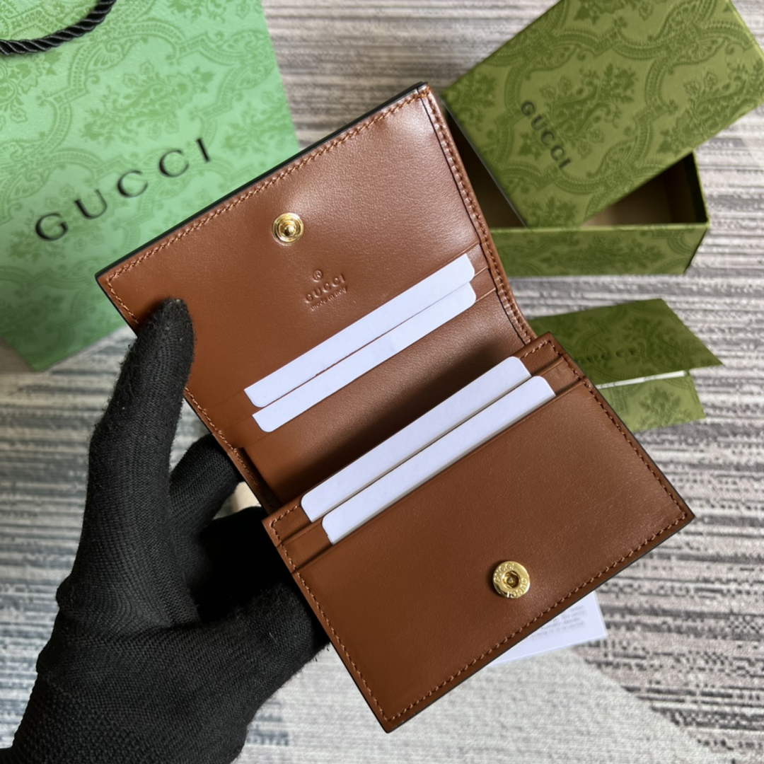 Gucci 723786 GG Matelassé card case wallet brown leather
