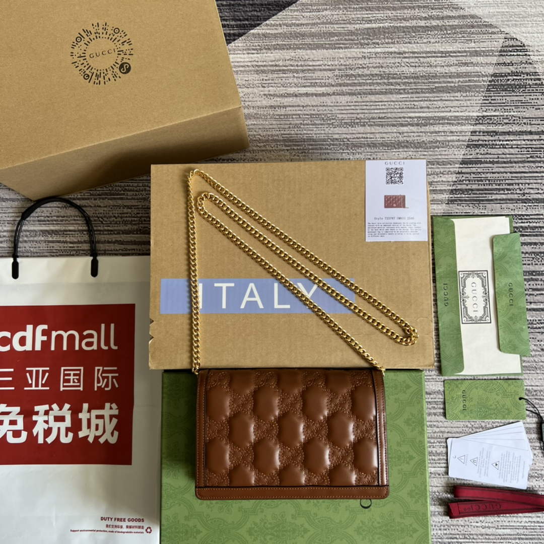 Gucci ‎723787 GG Matelassé chain wallet Brown leather
