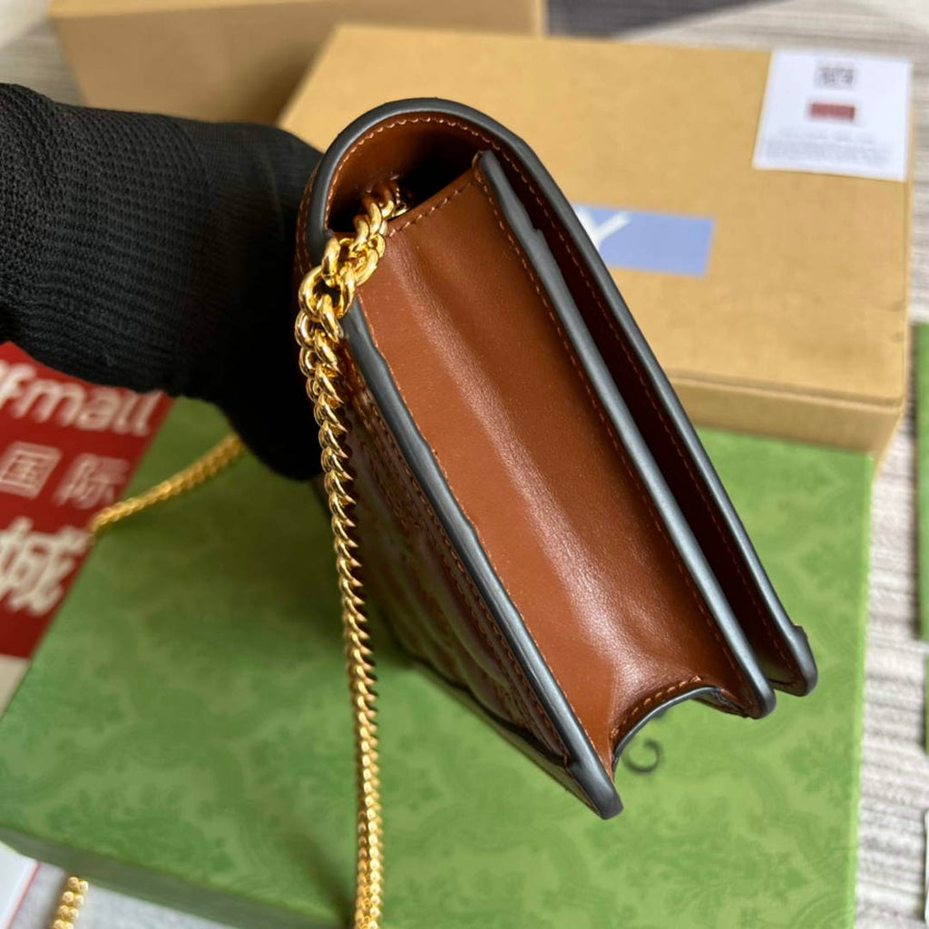 Gucci ‎723787 GG Matelassé chain wallet Brown leather