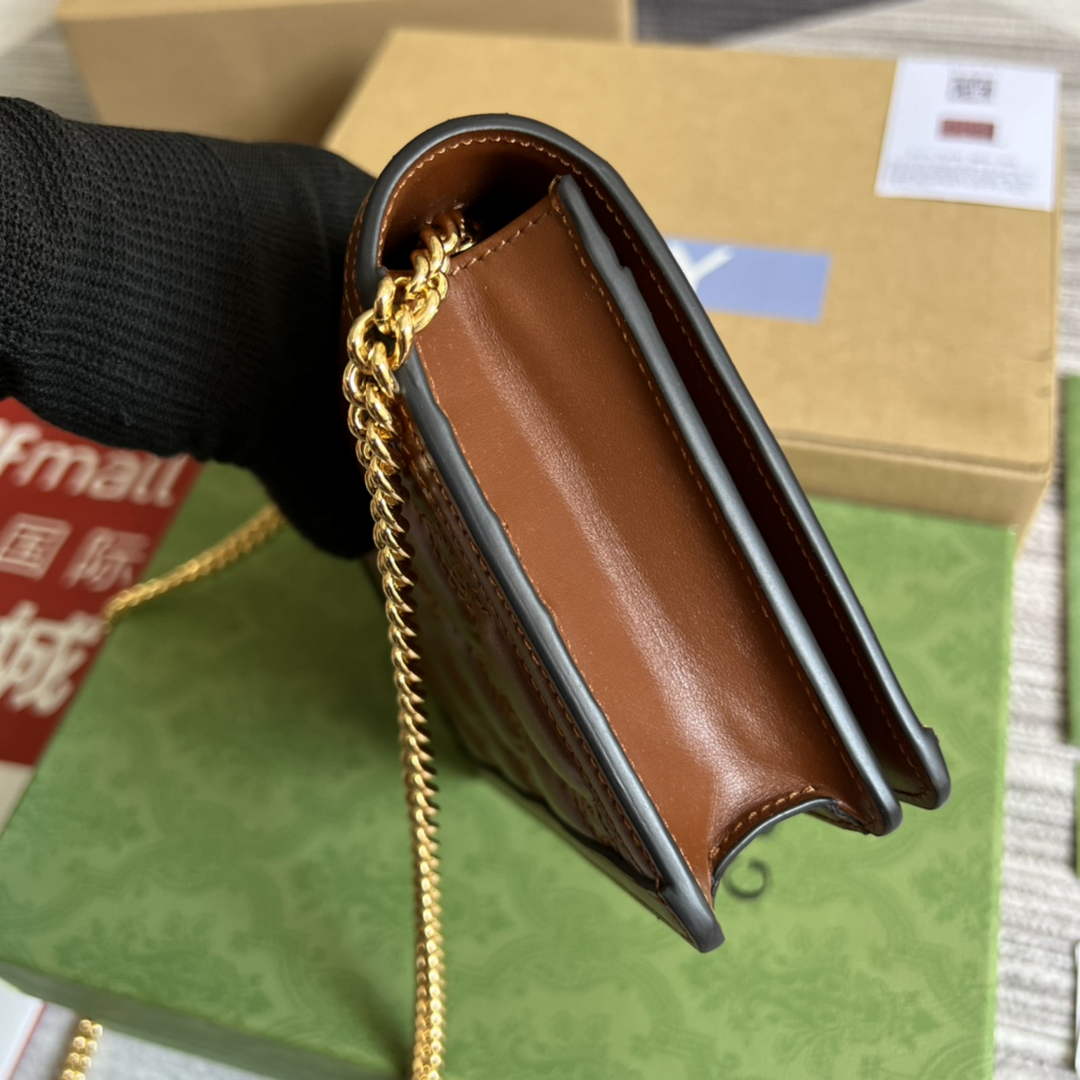 Gucci ‎723787 GG Matelassé chain wallet Brown leather