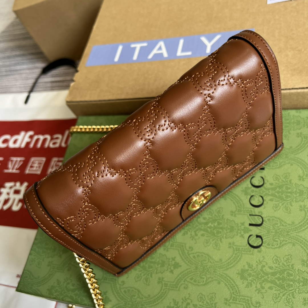 Gucci ‎723787 GG Matelassé chain wallet Brown leather