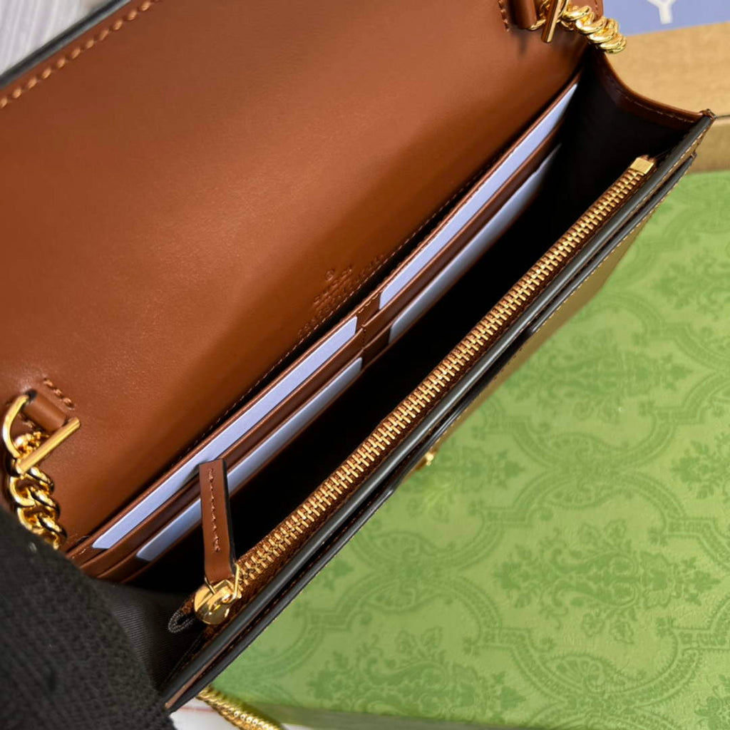 Gucci ‎723787 GG Matelassé chain wallet Brown leather