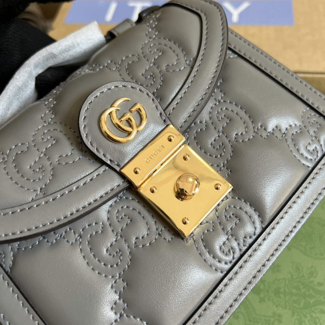 Gucci 724499 GG matelassé small top handle bag Gray leather