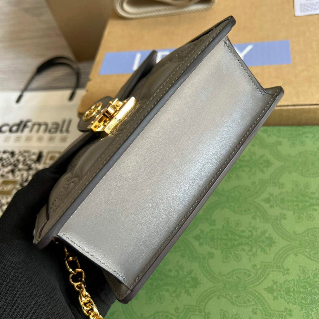 Gucci 724499 GG matelassé small top handle bag Gray leather