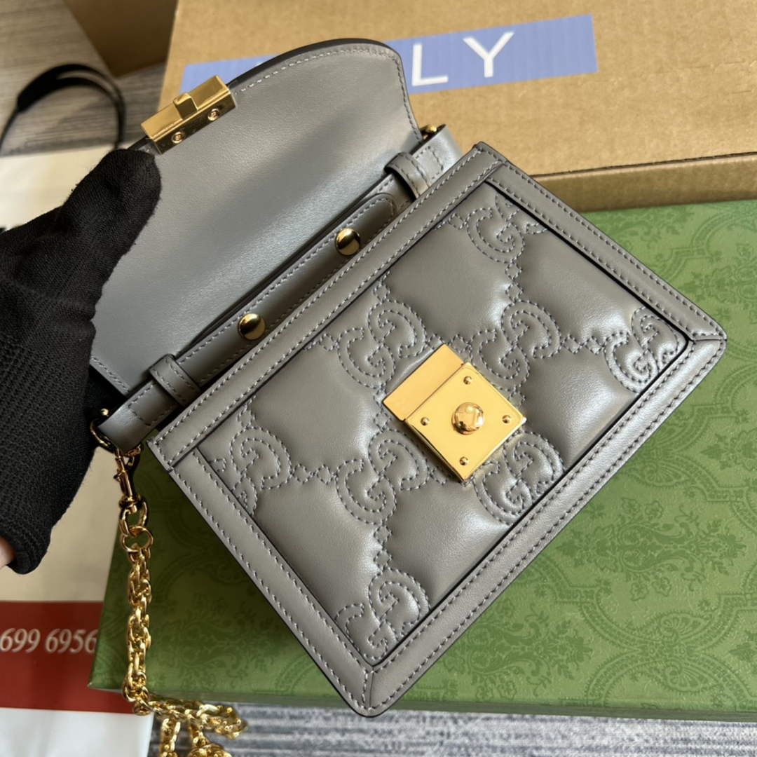 Gucci 724499 GG matelassé small top handle bag Gray leather