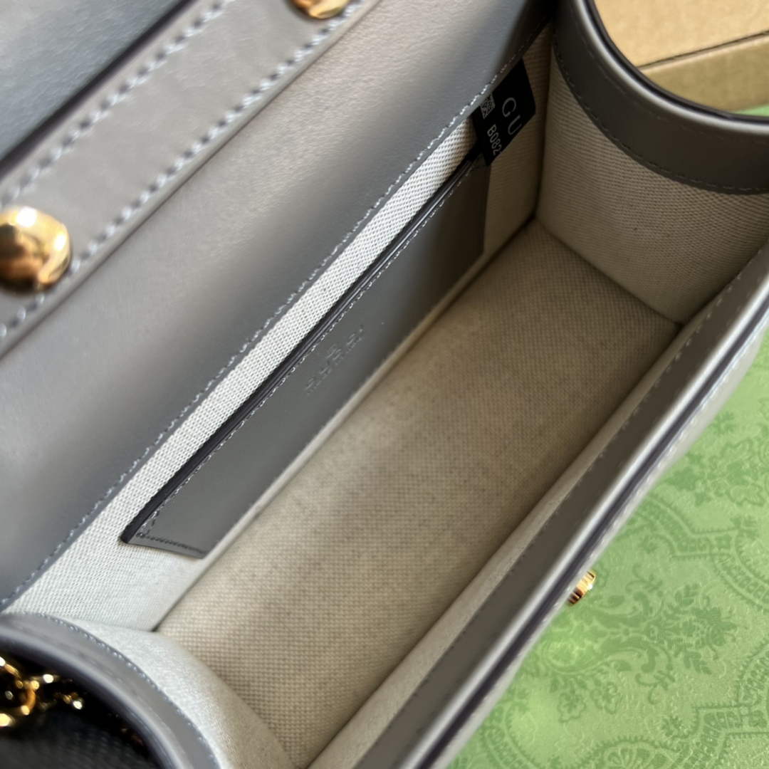 Gucci 724499 GG matelassé small top handle bag Gray leather