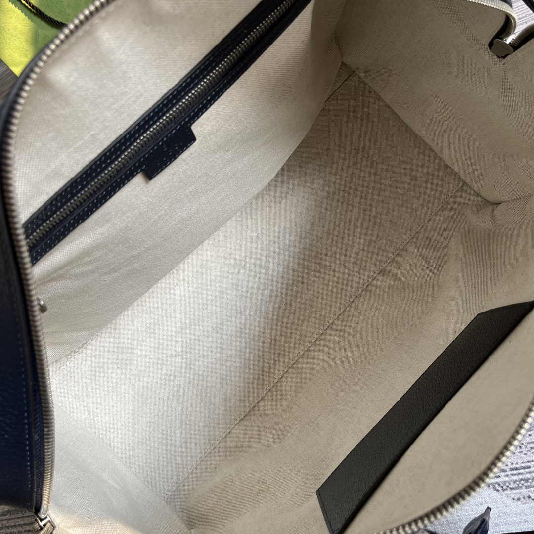 Gucci 724642 Savoy small duffle bag Beige and blue GG Supreme canvas
