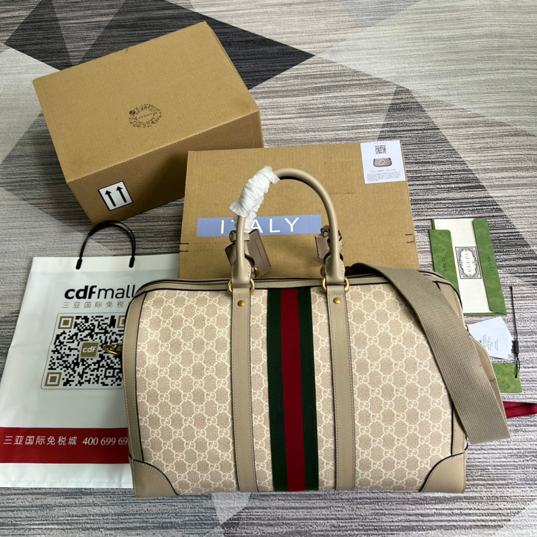 Gucci 724642 Savoy small duffle bag Beige and white GG Supreme canvas