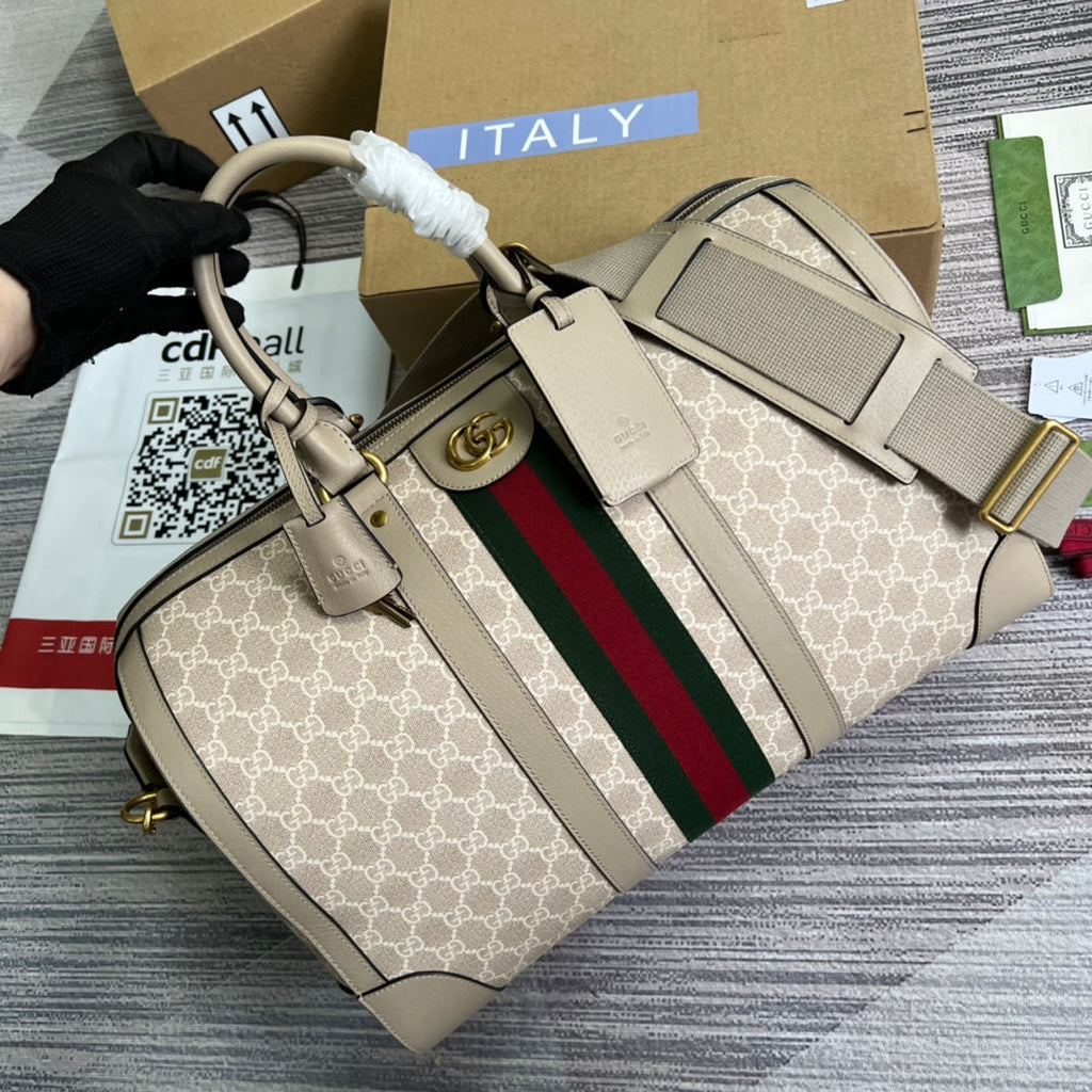 Gucci 724642 Savoy small duffle bag Beige and white GG Supreme canvas