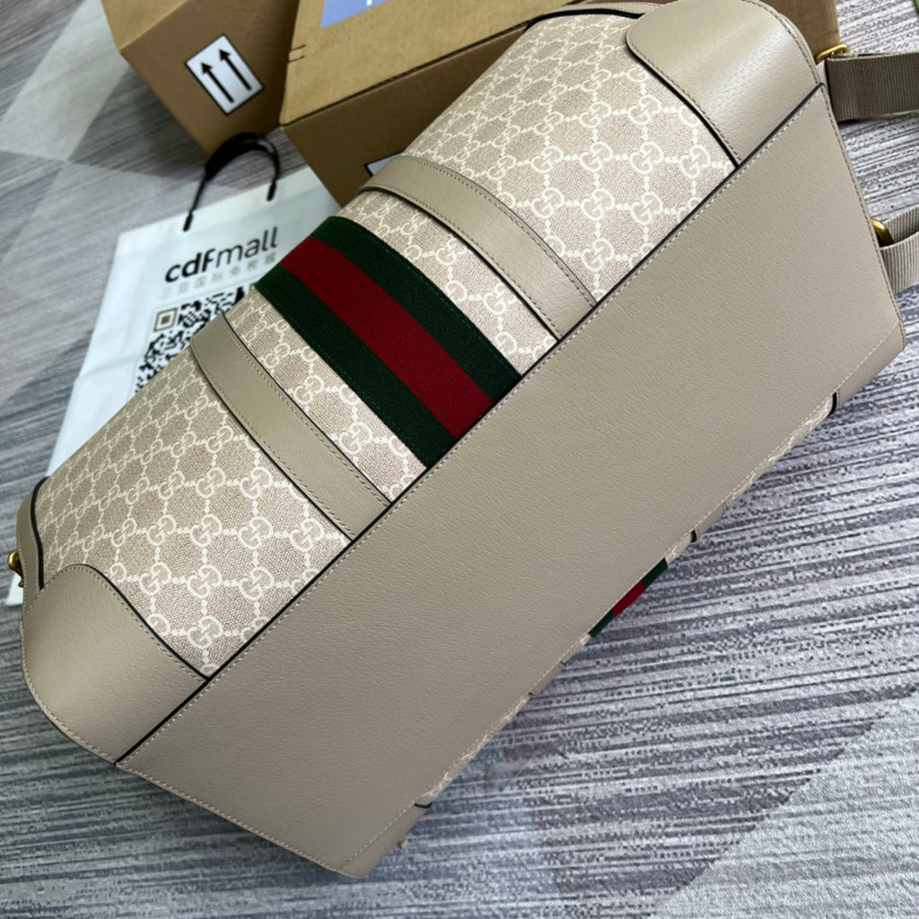 Gucci 724642 Savoy small duffle bag Beige and white GG Supreme canvas