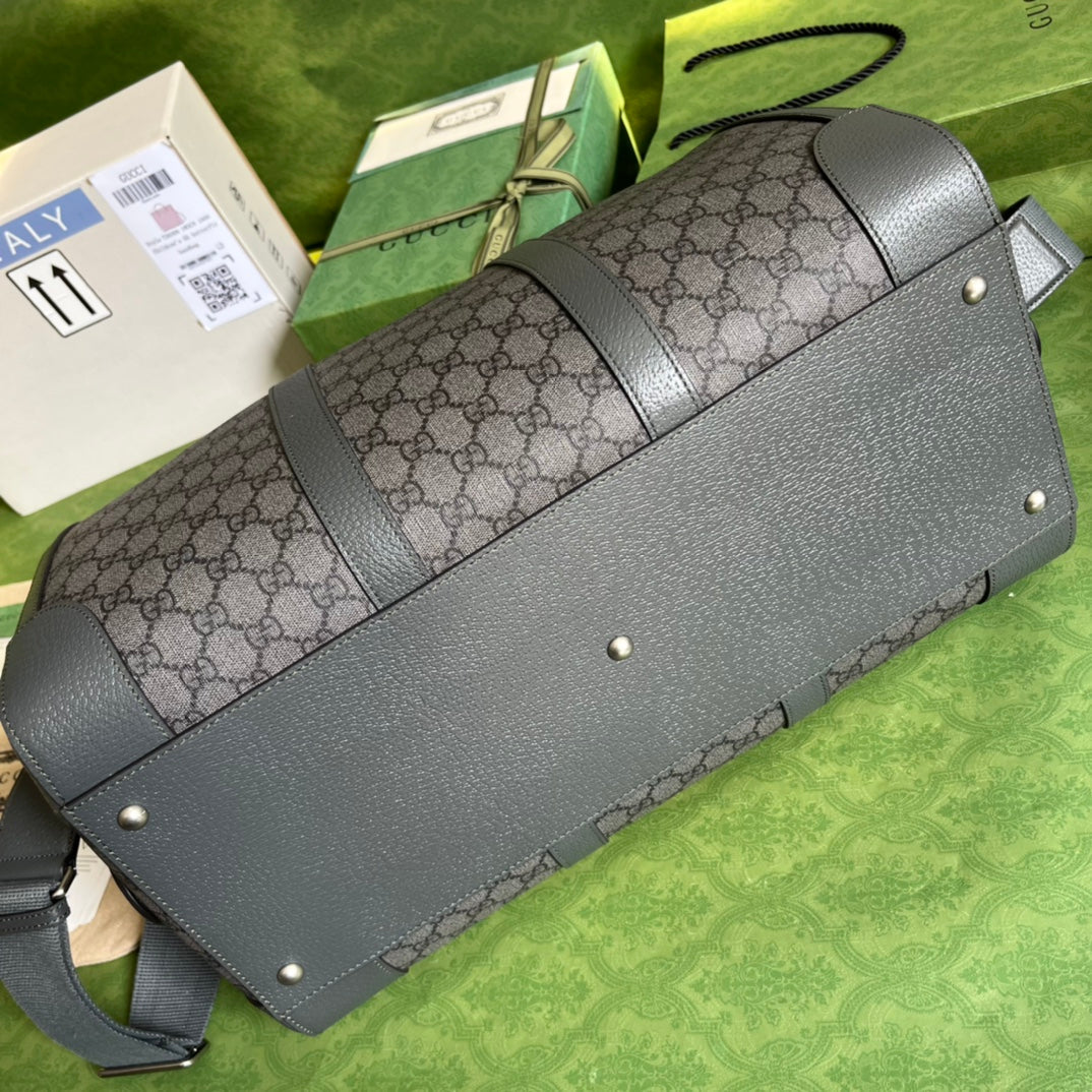 Gucci 724642 Savoy small duffle bag in grey and black Supreme