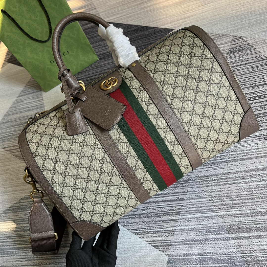 Gucci 724642 Savoy small duffle bag in beige and ebony Supreme