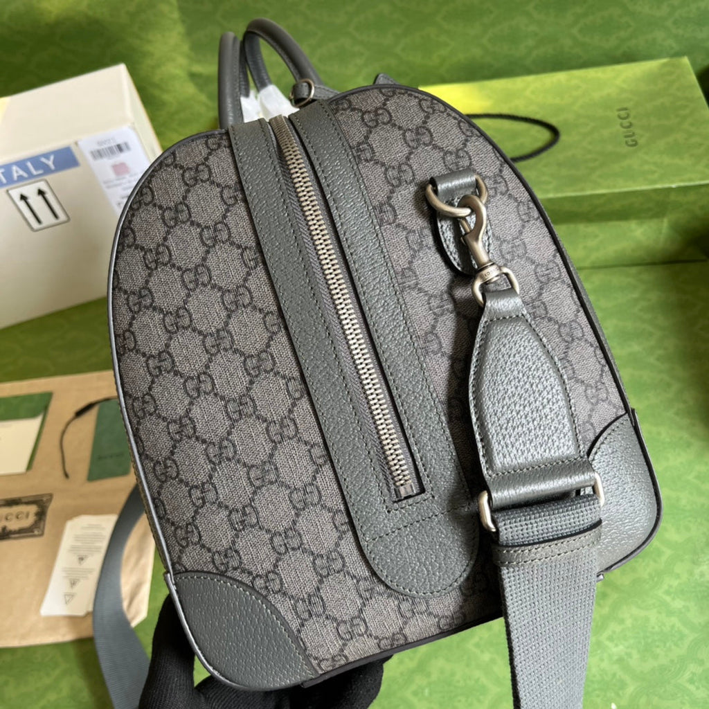Gucci 724642 Savoy small duffle bag in grey and black Supreme