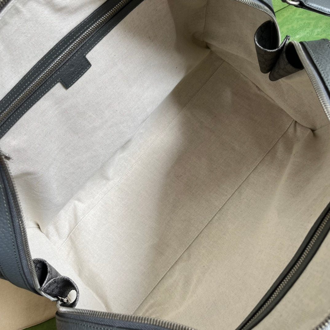 Gucci 724642 Savoy small duffle bag in grey and black Supreme