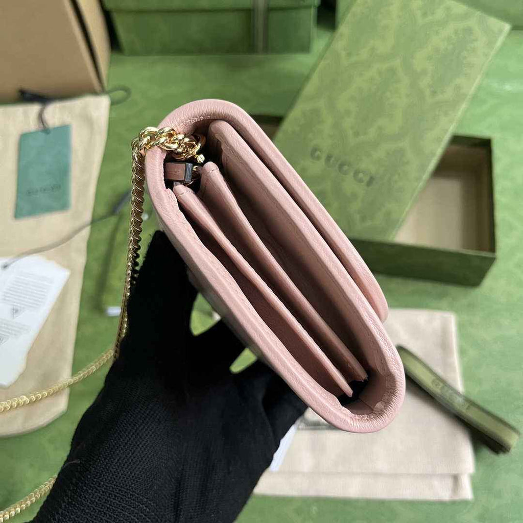 Gucci 725219 Blondie medium chain wallet in pink leather