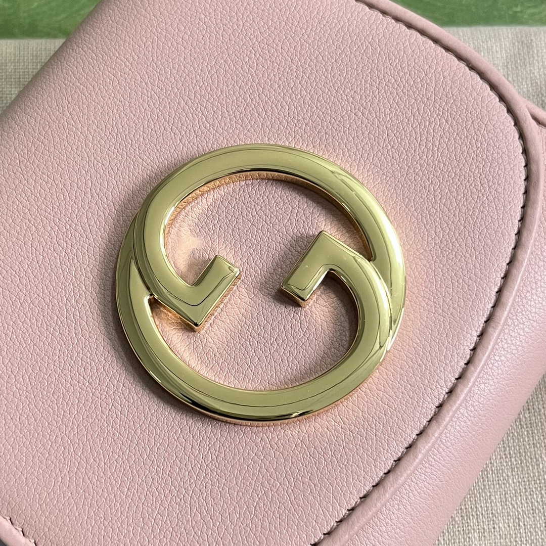 Gucci 725219 Blondie medium chain wallet in pink leather