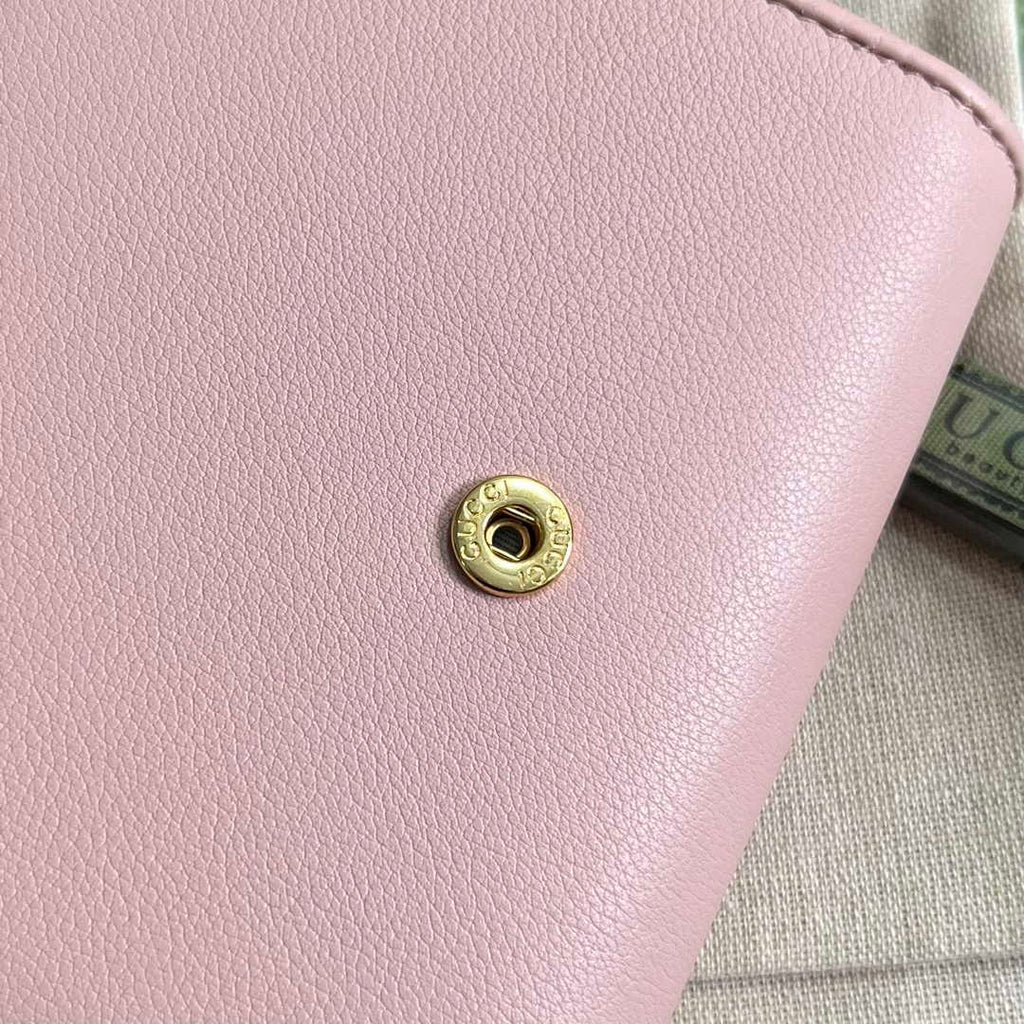 Gucci 725219 Blondie medium chain wallet in pink leather
