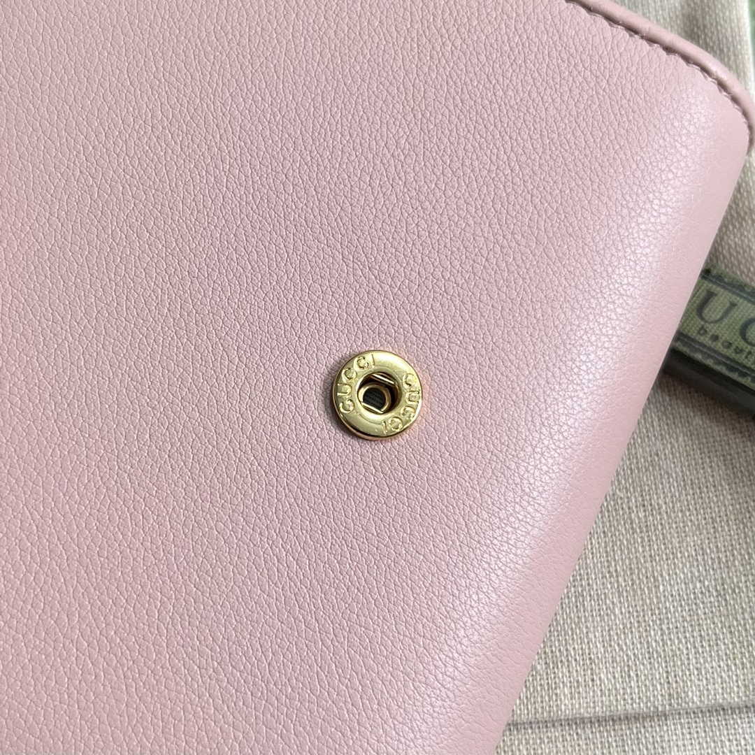 Gucci 725219 Blondie medium chain wallet in pink leather