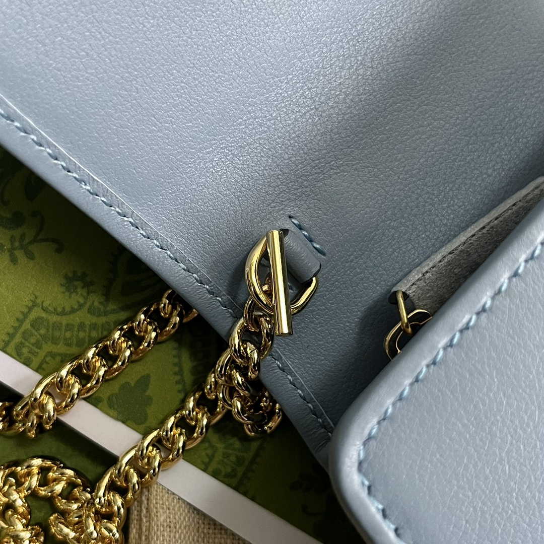 Gucci 725219 Blondie medium chain wallet in blue leather