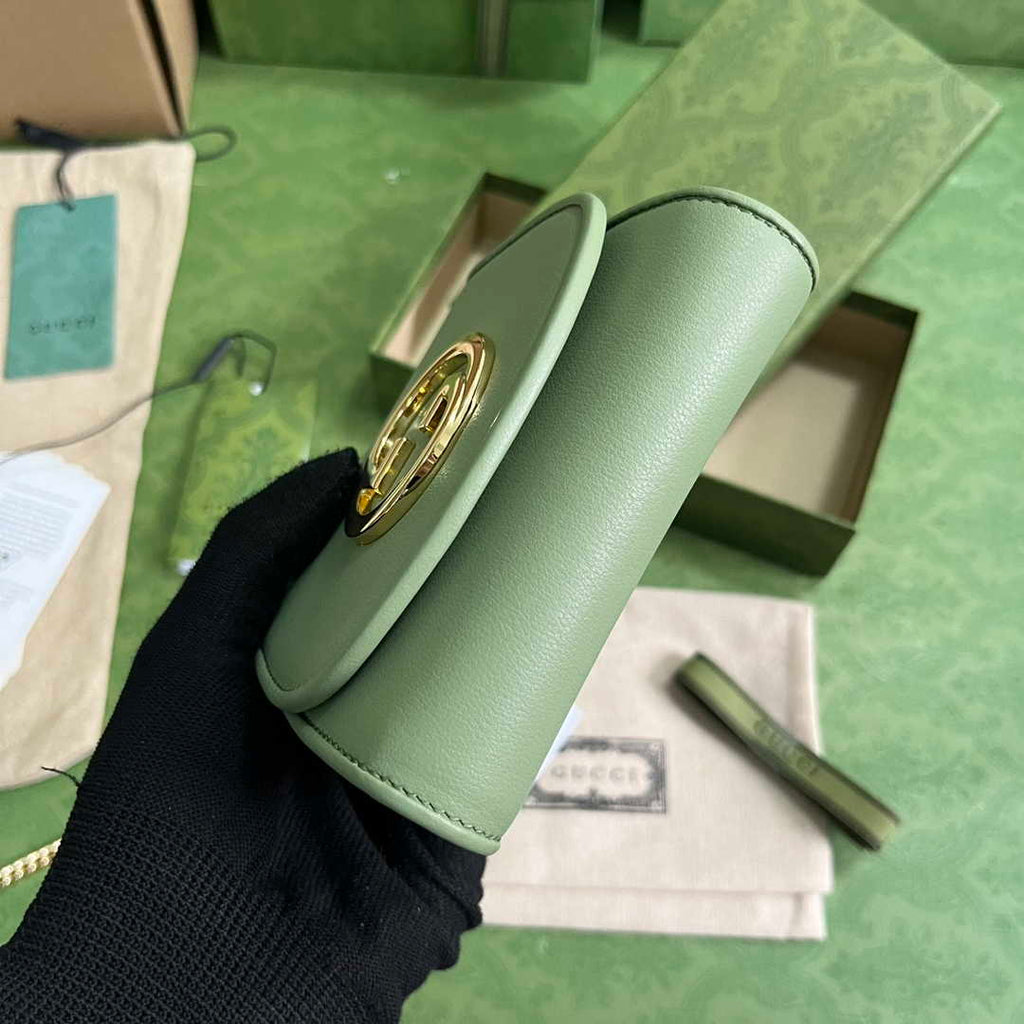 Gucci 725219 Blondie medium chain wallet in green leather
