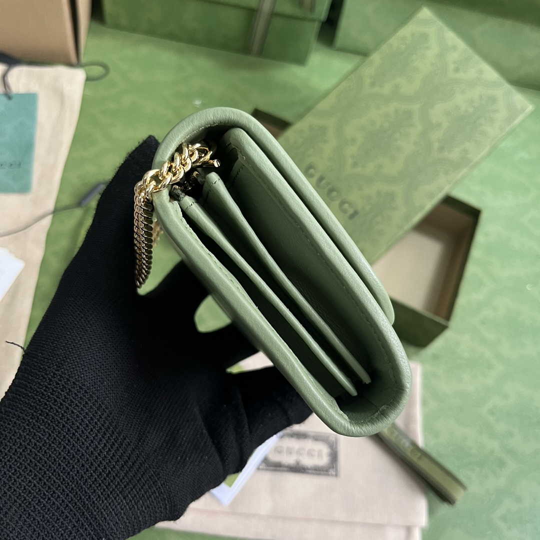 Gucci 725219 Blondie medium chain wallet in green leather