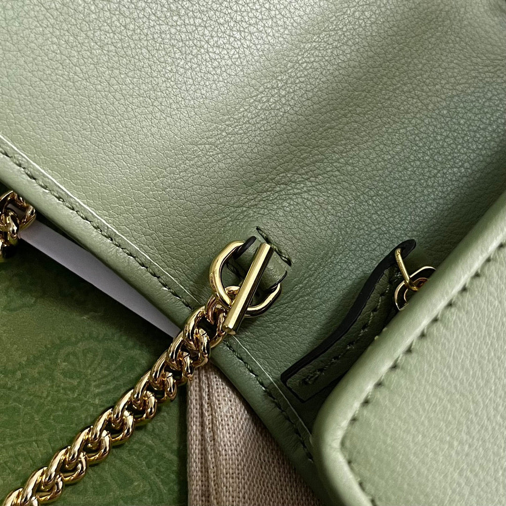 Gucci 725219 Blondie medium chain wallet in green leather