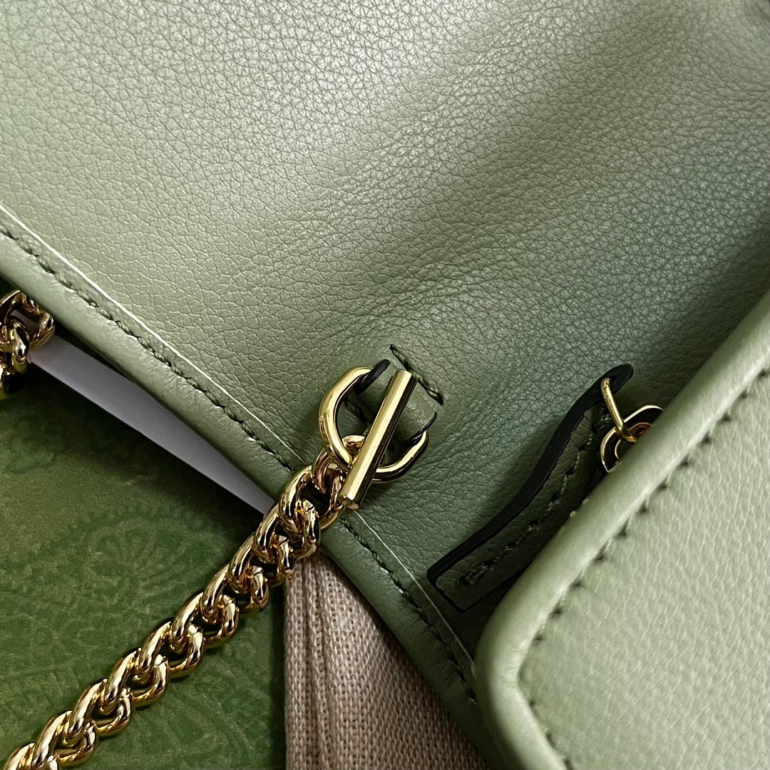 Gucci 725219 Blondie medium chain wallet in green leather
