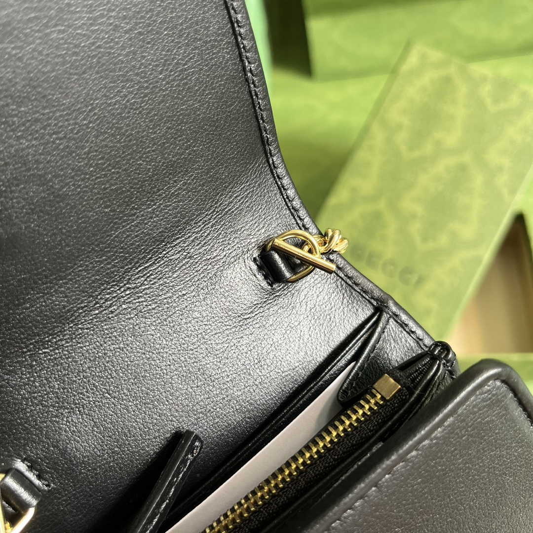 Gucci 725219 Blondie medium chain wallet in black leather