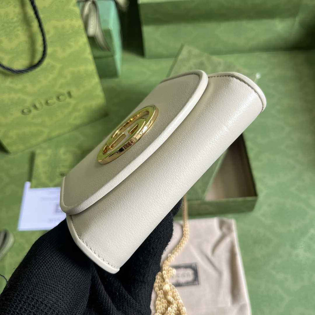 Gucci 725219 Blondie medium chain wallet in white leather
