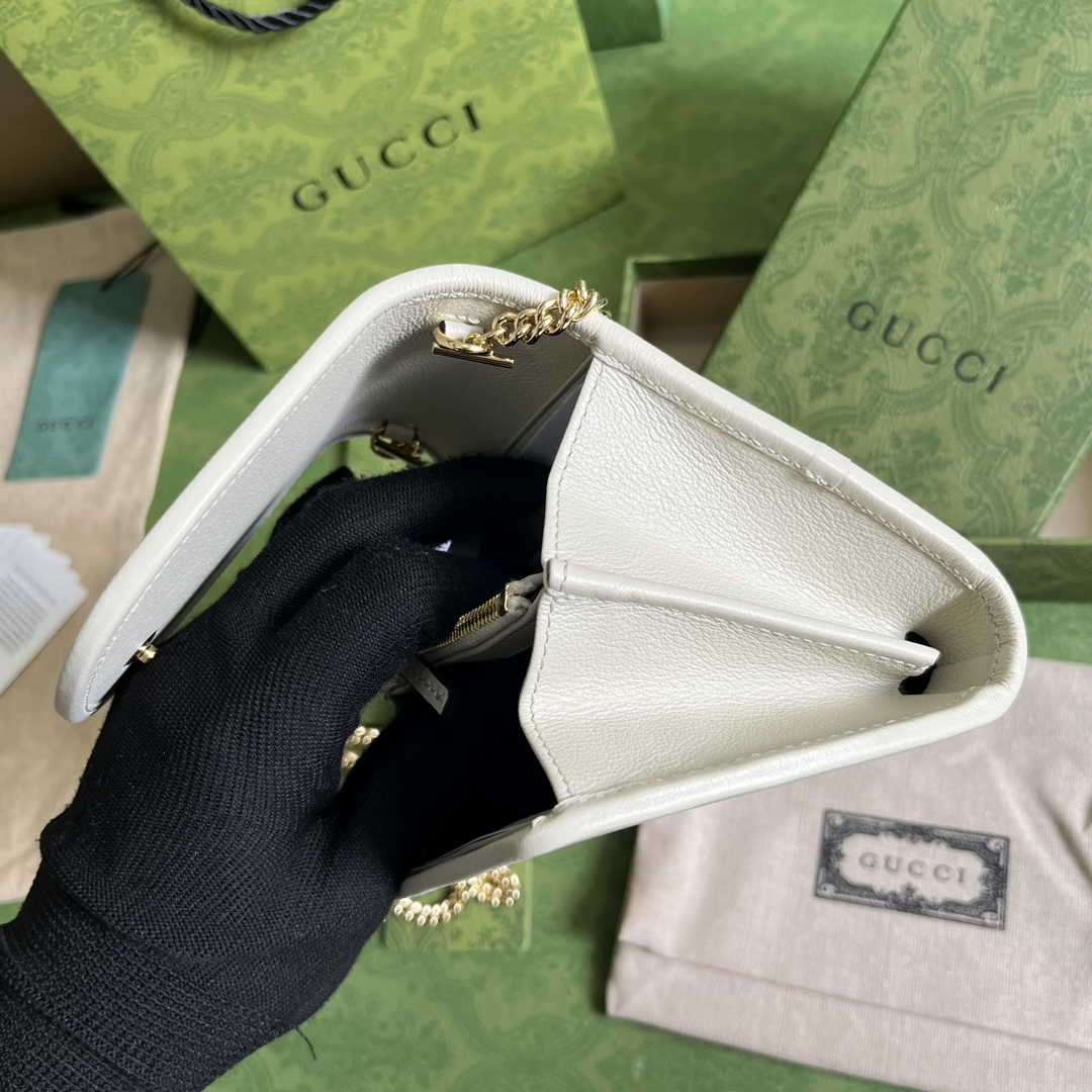 Gucci 725219 Blondie medium chain wallet in white leather