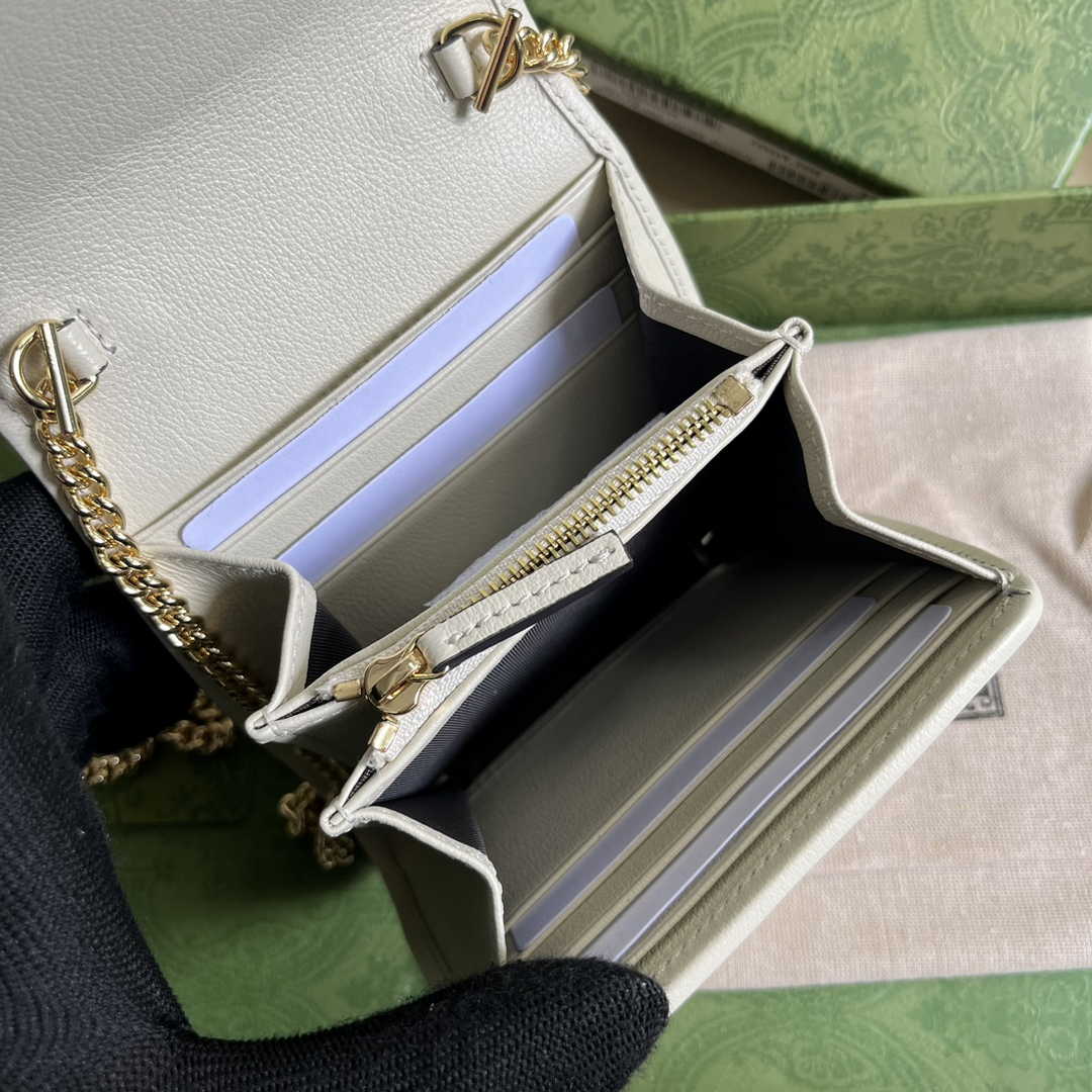 Gucci 725219 Blondie medium chain wallet in white leather