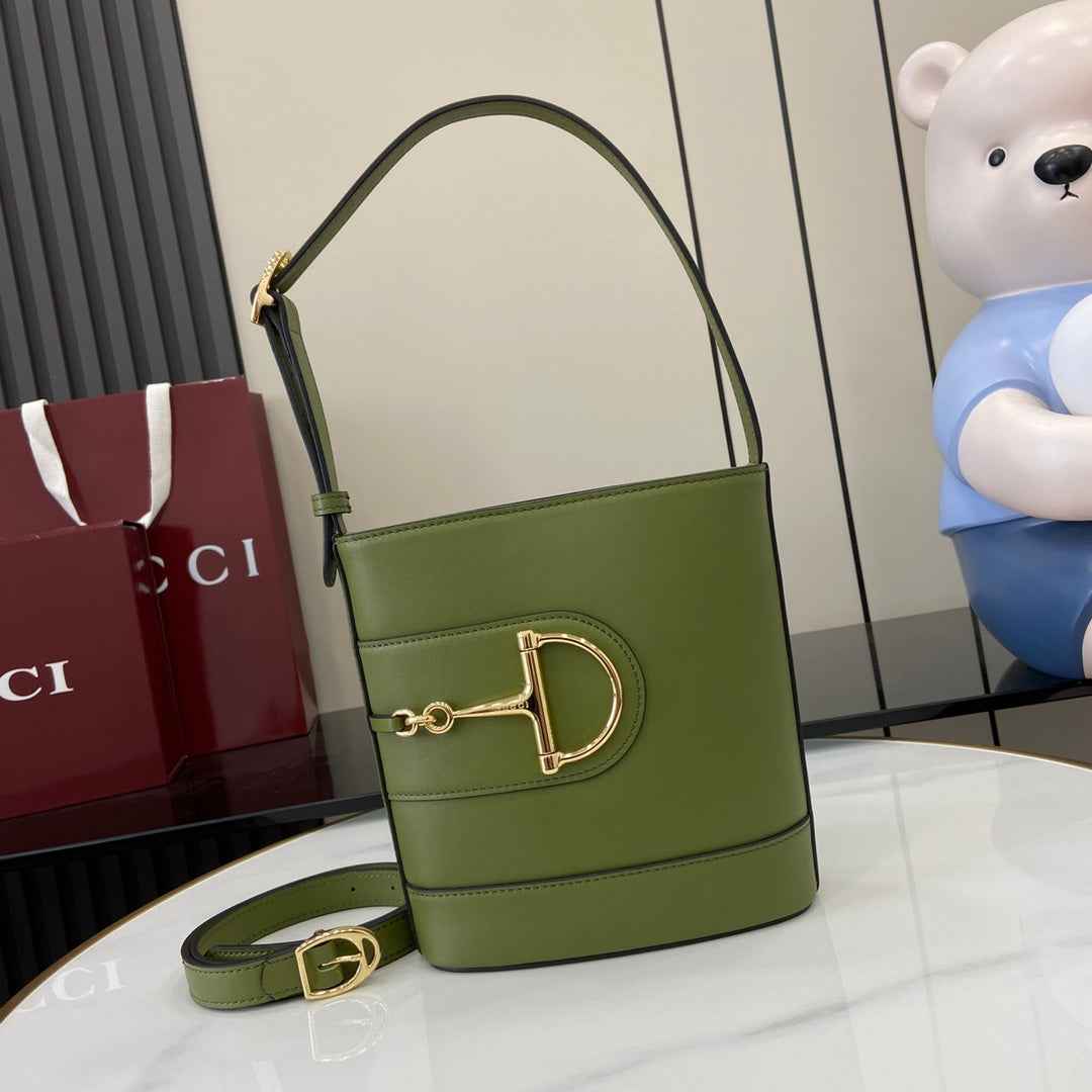 Gucci 73 mini bucket bag, 833665 in green leather