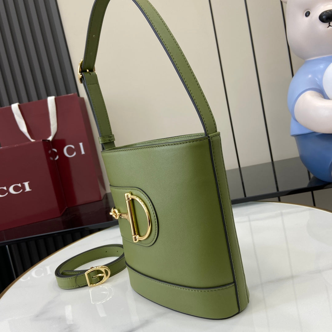 Gucci 73 mini bucket bag, 833665 in green leather