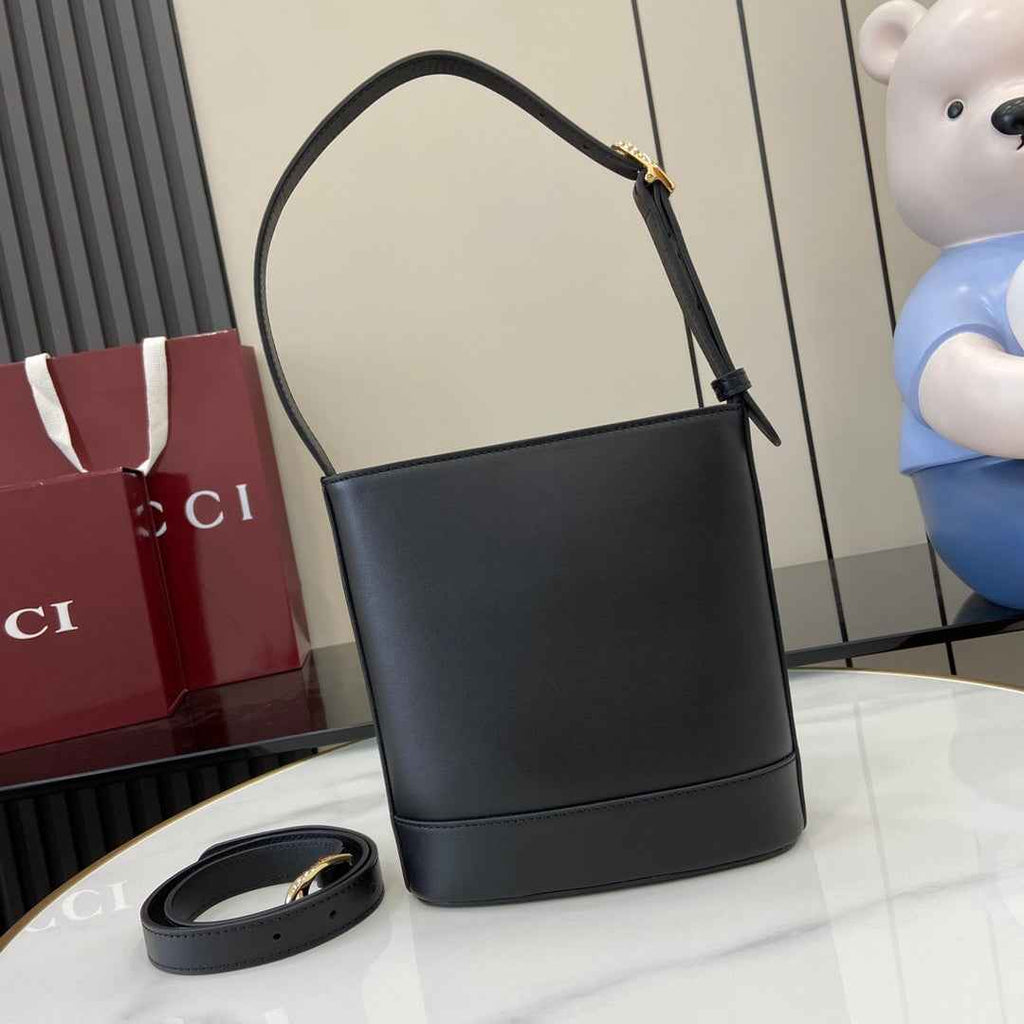 Gucci 73 mini bucket bag, 833665 in black leather