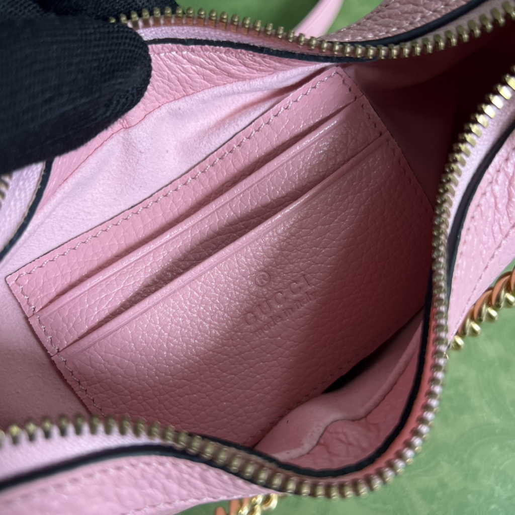 Gucci 731817 Aphrodite small shoulder bag in Pink leather