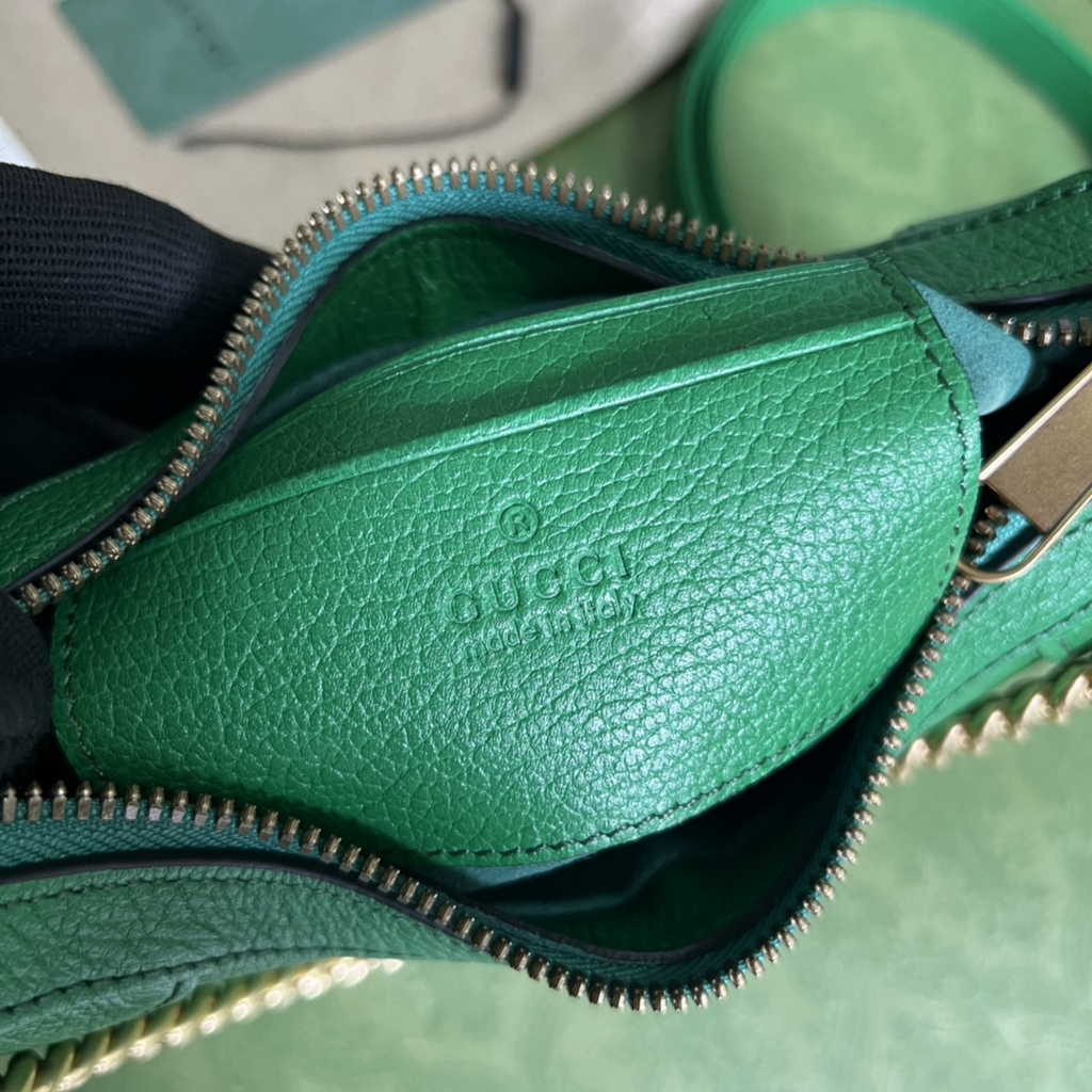 Gucci 731817 Aphrodite small shoulder bag in green leather