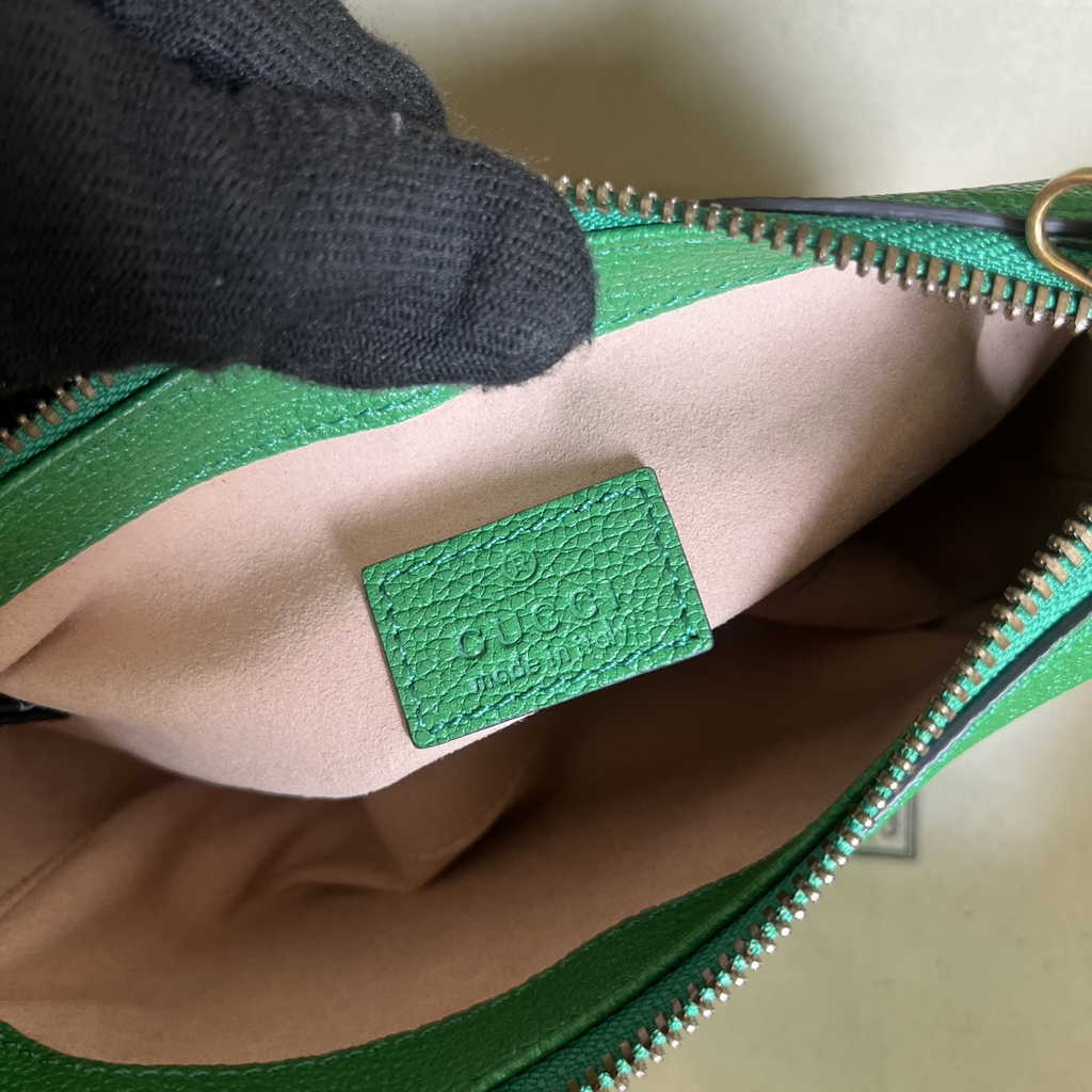 Gucci 739076 Aphrodite mini shoulder bag in green leather