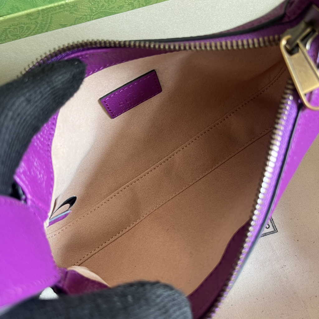 Gucci 739076 Aphrodite mini shoulder bag in purple leather