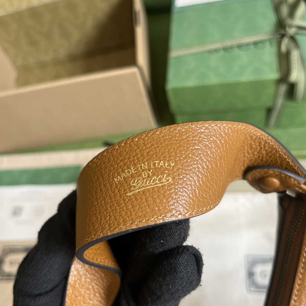 Gucci 739076 Aphrodite mini shoulder bag in brown leather