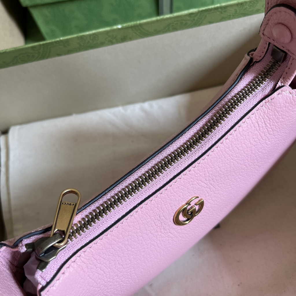 Gucci 739076 Aphrodite mini shoulder bag in pink leather