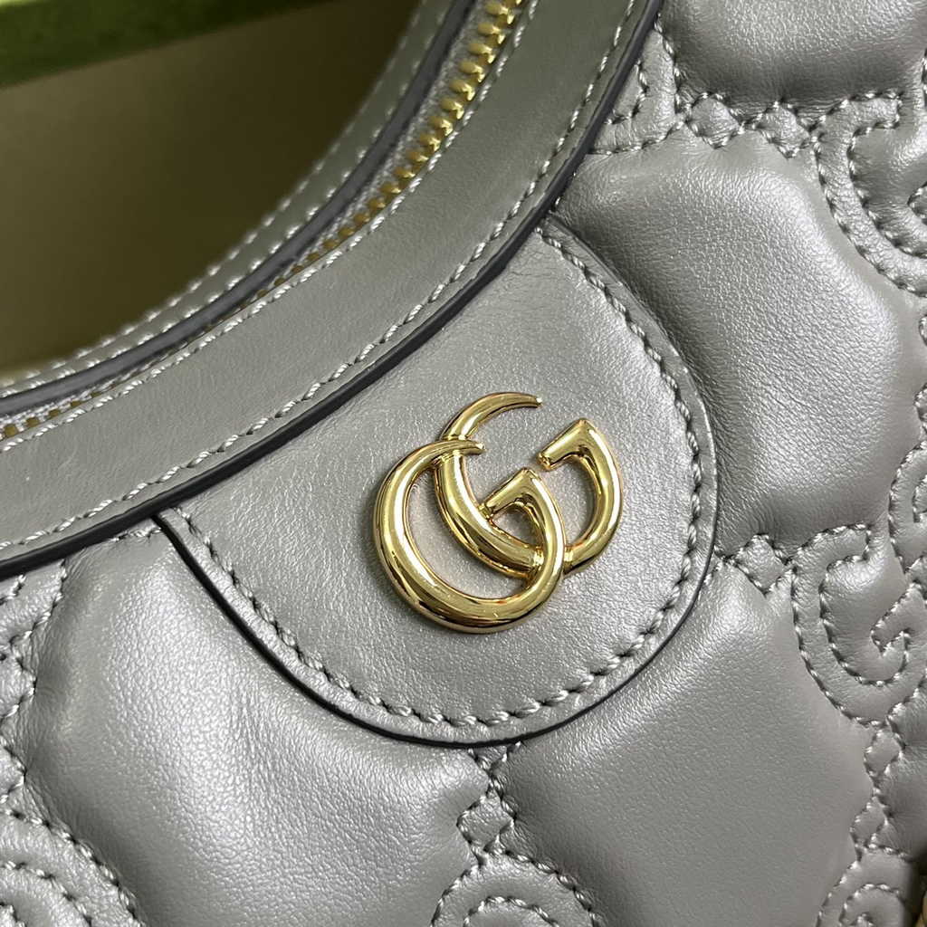 Gucci ‎739709 GG Matelassé small shoulder bag in gray leather