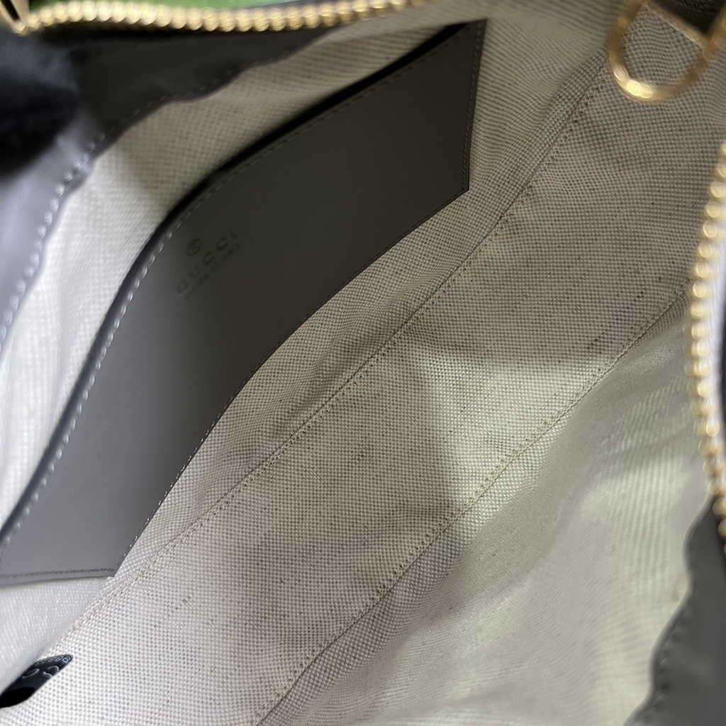 Gucci ‎739709 GG Matelassé small shoulder bag in gray leather