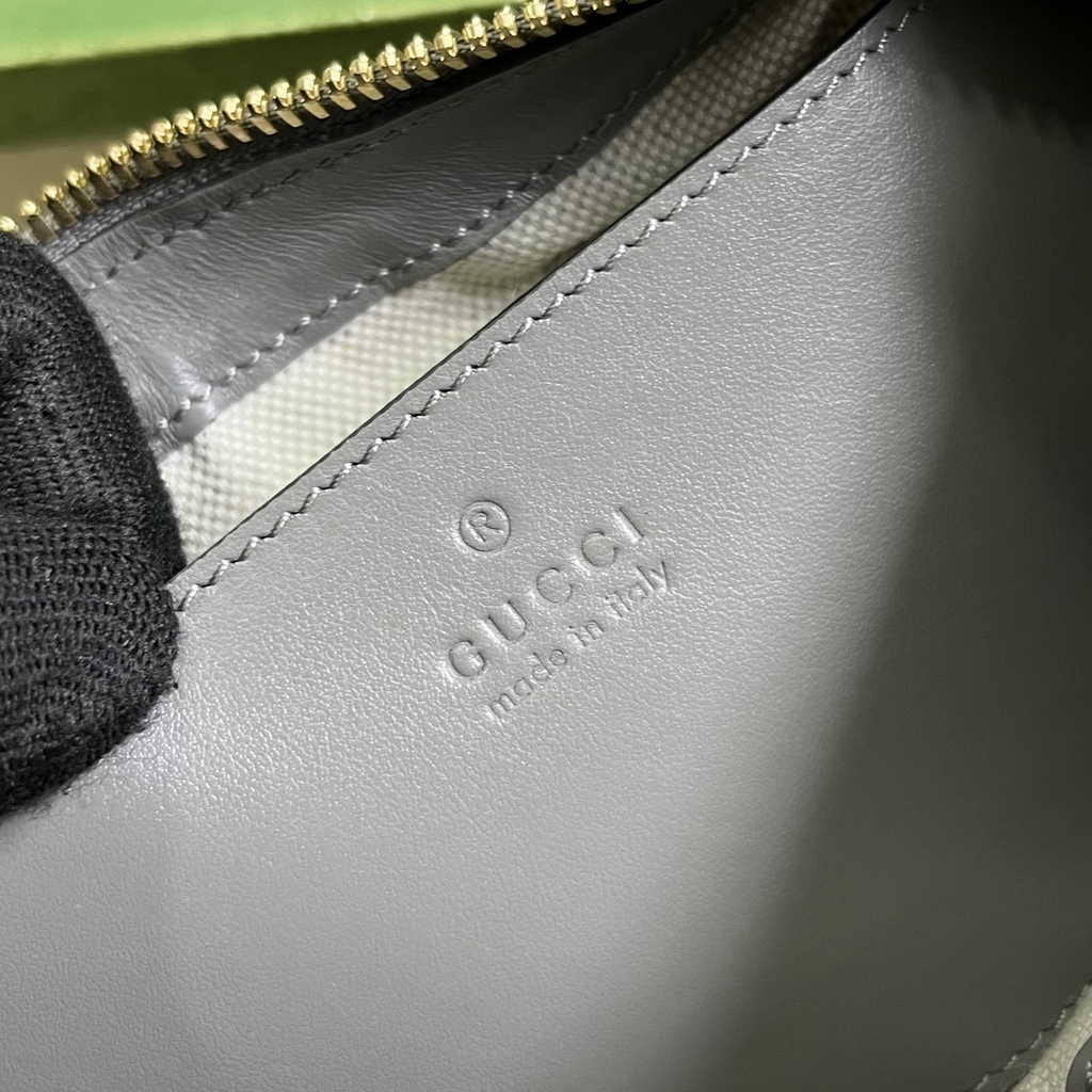 Gucci ‎739709 GG Matelassé small shoulder bag in gray leather