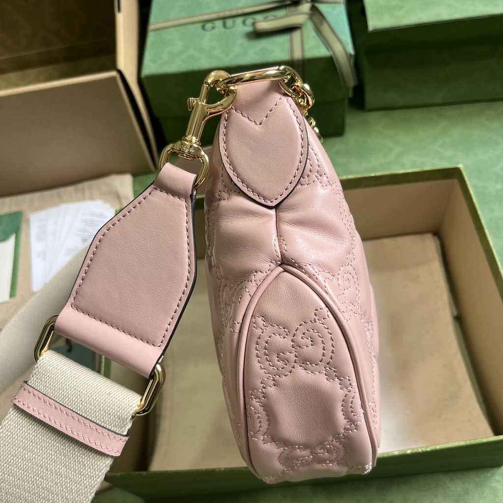 Gucci ‎739709 GG Matelassé small shoulder bag in pink leather