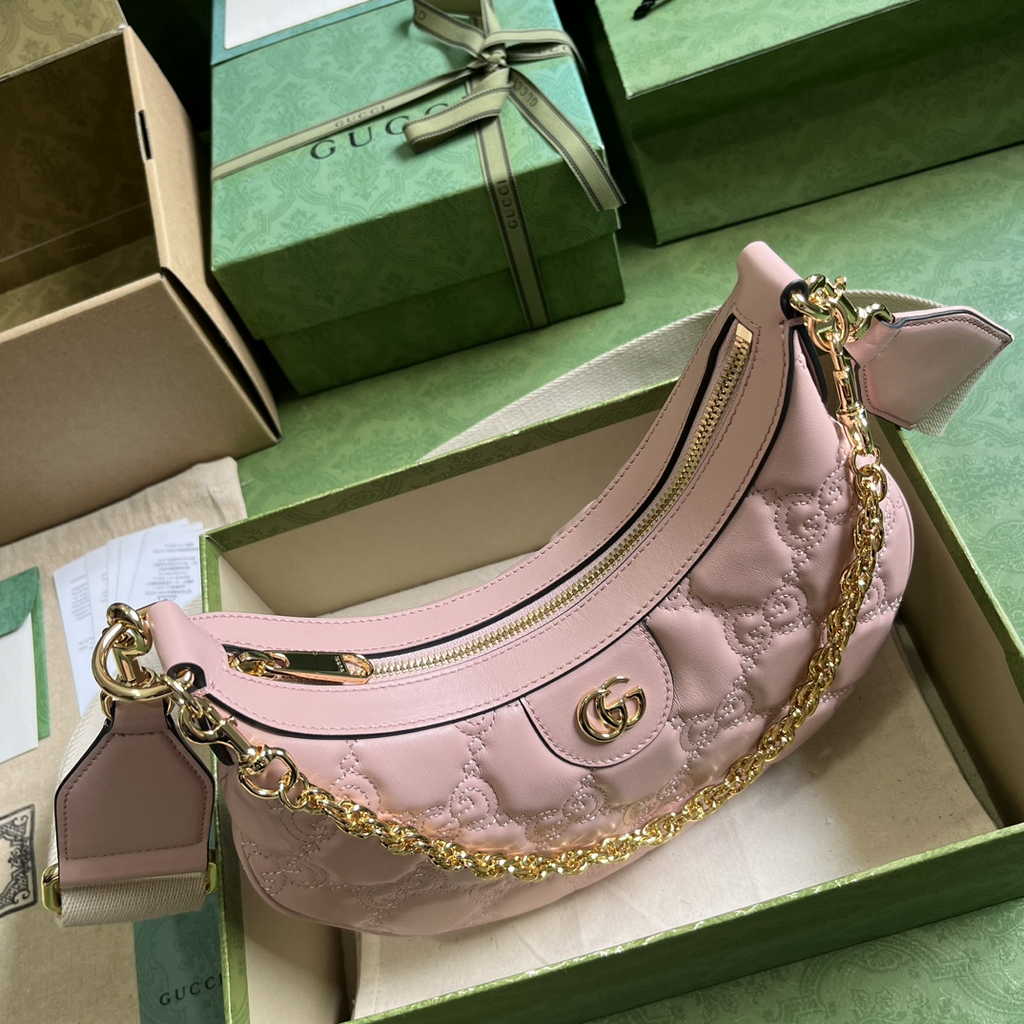 Gucci ‎739709 GG Matelassé small shoulder bag in pink leather