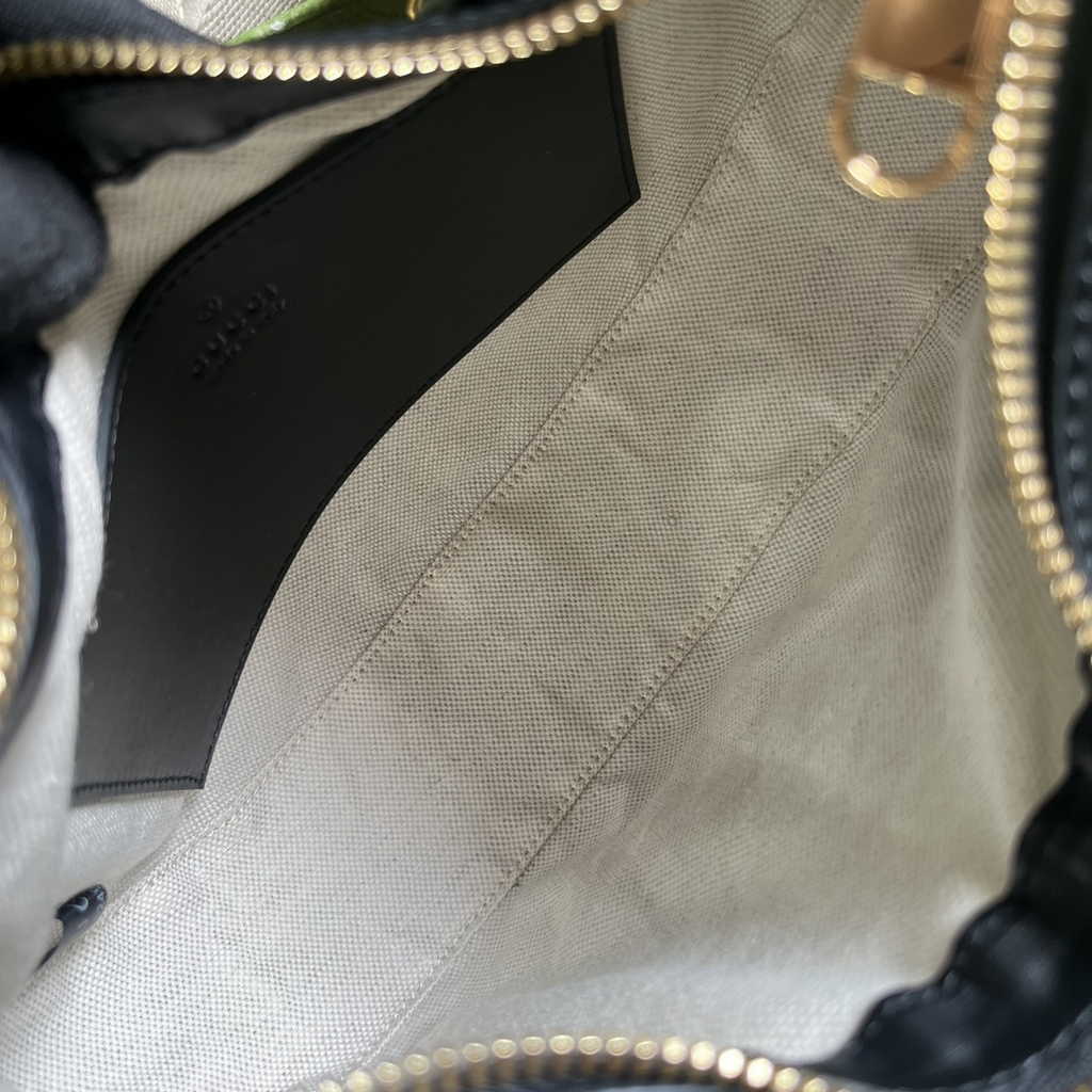 Gucci ‎739709 GG Matelassé small shoulder bag in black leather