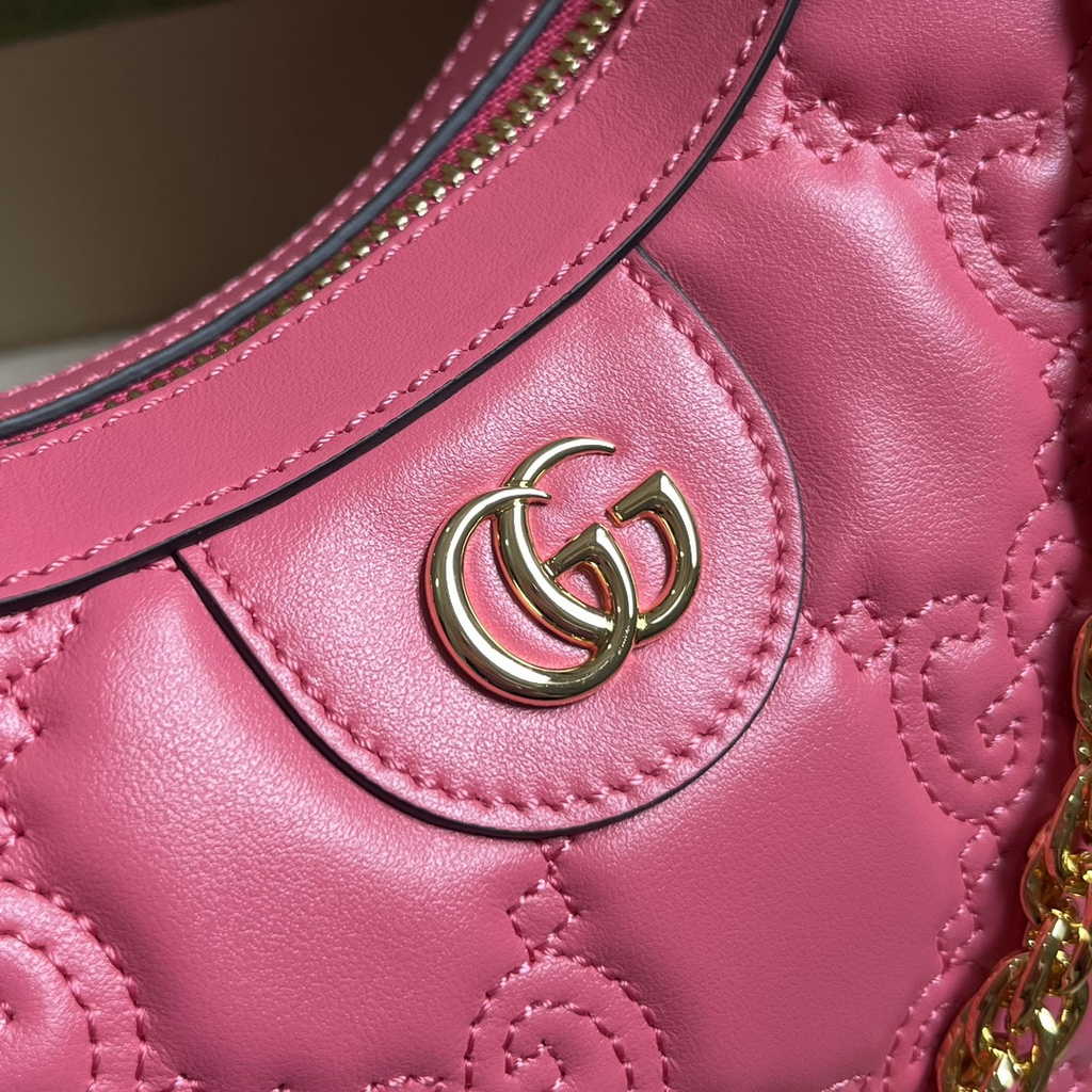 Gucci ‎739709 GG Matelassé small shoulder bag in plum leather