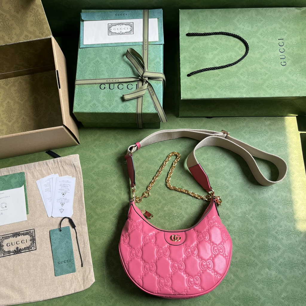 Gucci ‎739709 GG Matelassé small shoulder bag in plum leather